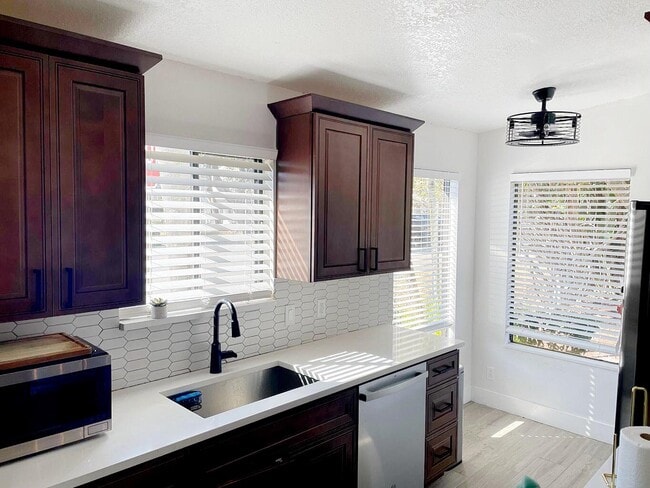 Building Photo - 11903 Sturbridge Ln