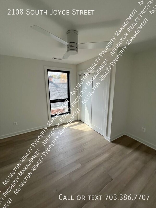 Building Photo - 2108 S Joyce St