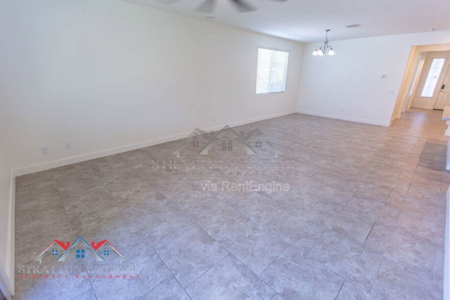Building Photo - 16264 W Canterbury Dr