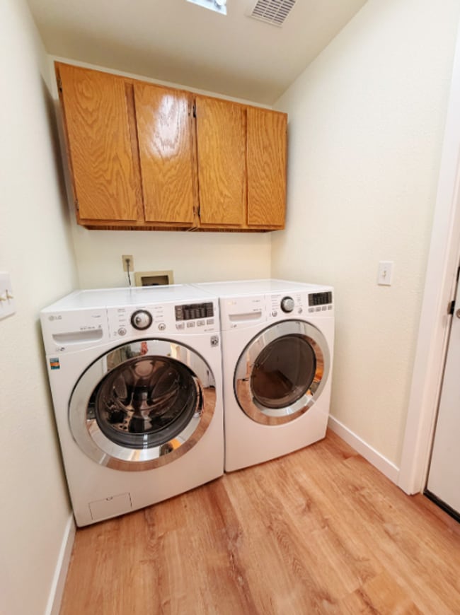 Building Photo - 23 113th Pl SE