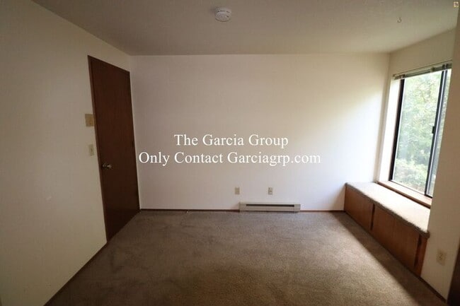 Building Photo - 10632 SW 49th Ave