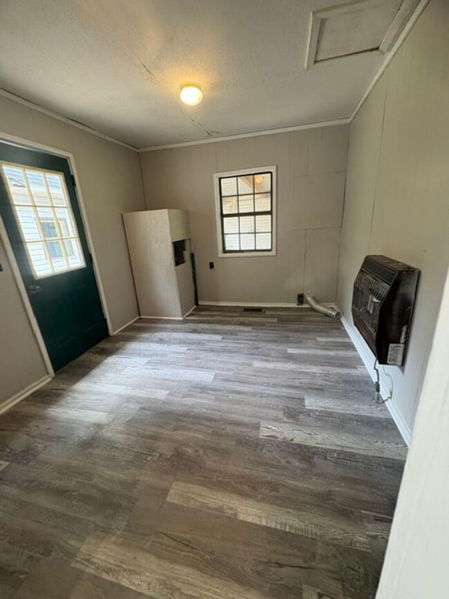 Building Photo - Renovated 3 Bedroom 1.5 Bath Home for Rent!