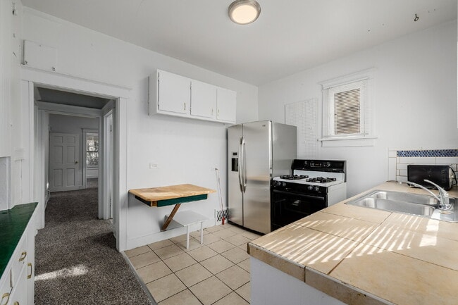 Building Photo - Cute Denver bungalow for rent