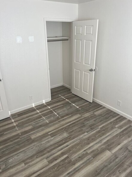 Building Photo - 1521 Camden Ct