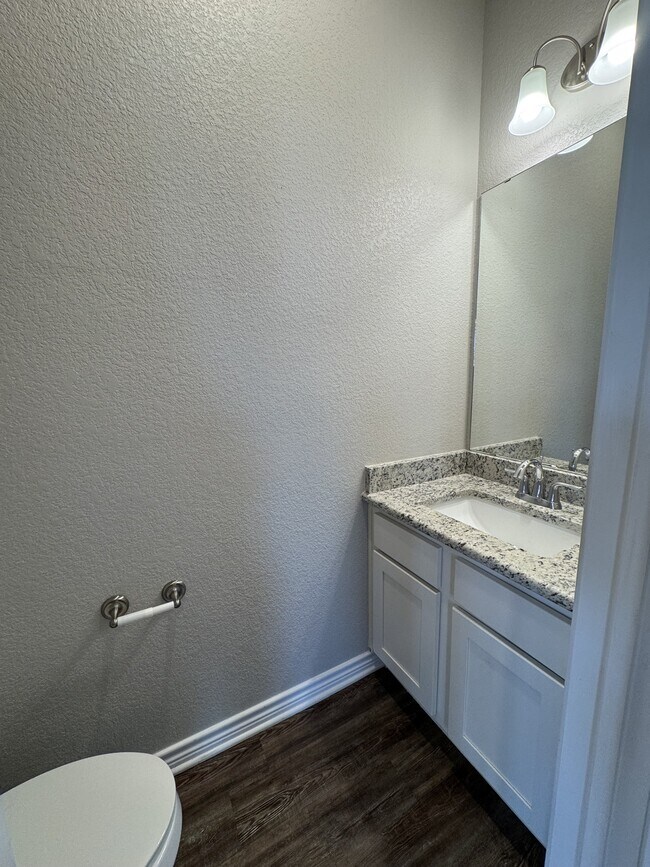 Building Photo - 7615 Stonehollow