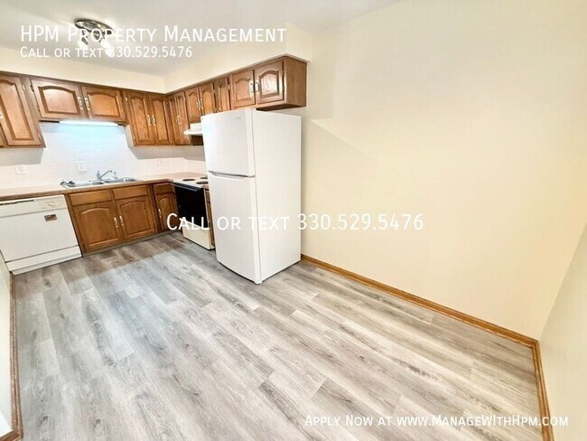Building Photo - 2379 Ashdale St NW
