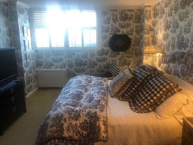 Building Photo - 3883 Turtle Creek Blvd