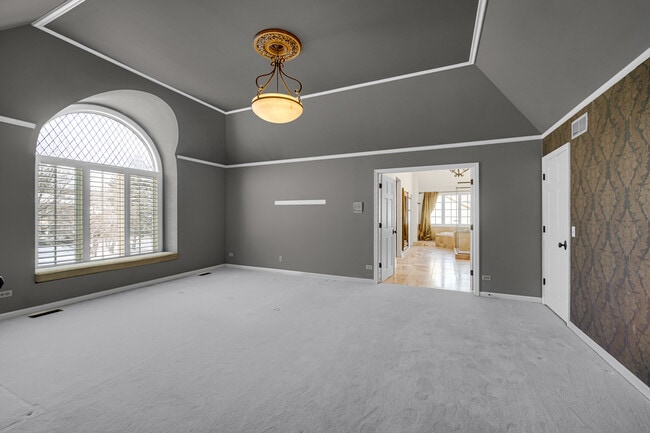 Building Photo - 8S241 Dunham Dr