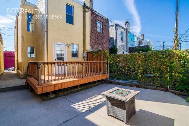 Building Photo - Gorgeous Port Richmond Home