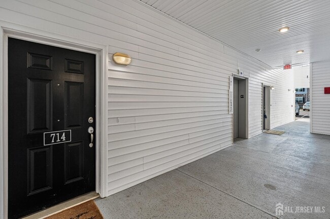 Building Photo - 714 Stiller Ln