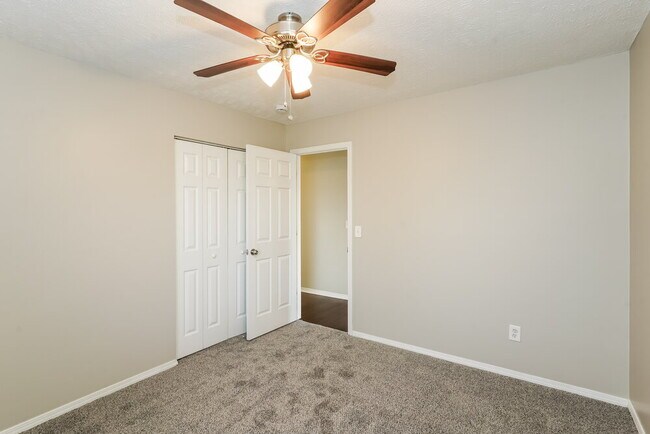 Building Photo - 2109 Carlton Ln