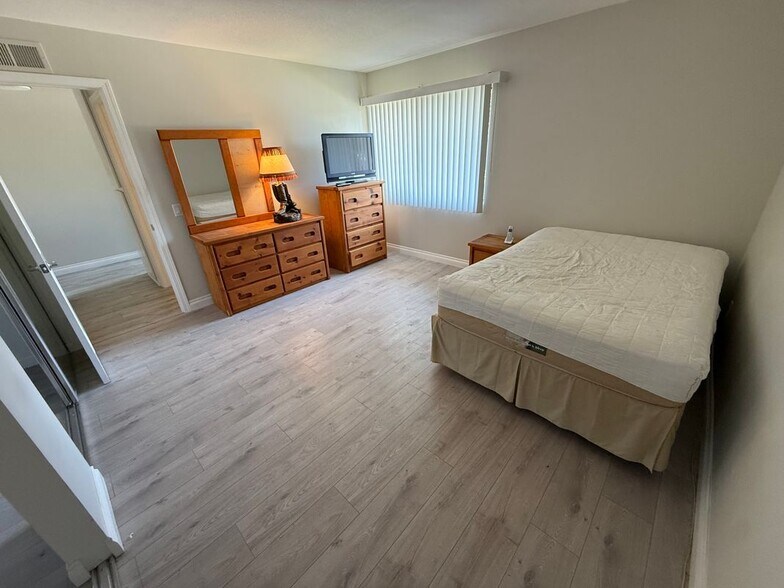 Building Photo - 8877 Tulare Dr