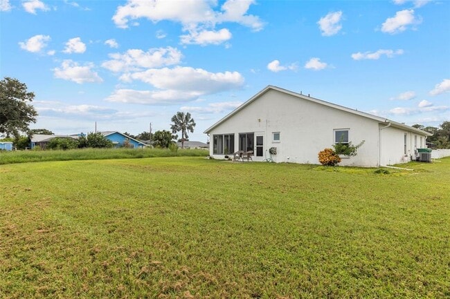Building Photo - 6460 Blueberry Dr