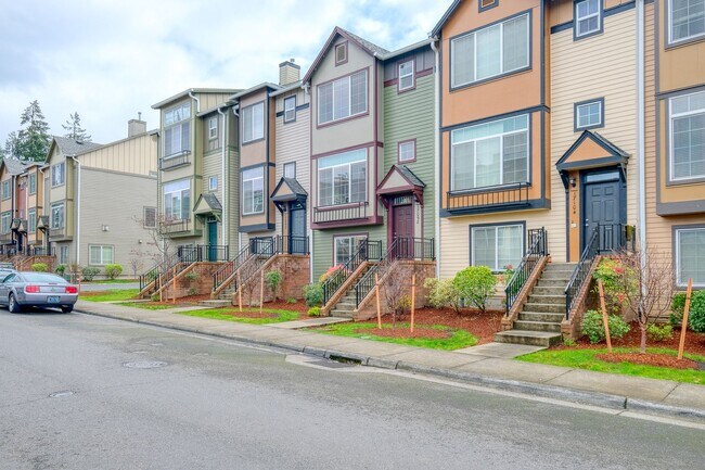 Building Photo - Spectacular 3 Bedroom, 3.5 Bathroom Townhome in Scenic Arbor Station.