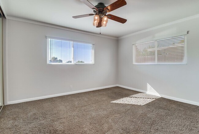 Building Photo - Pristine 4 bedroom, 2 bath, single level h...