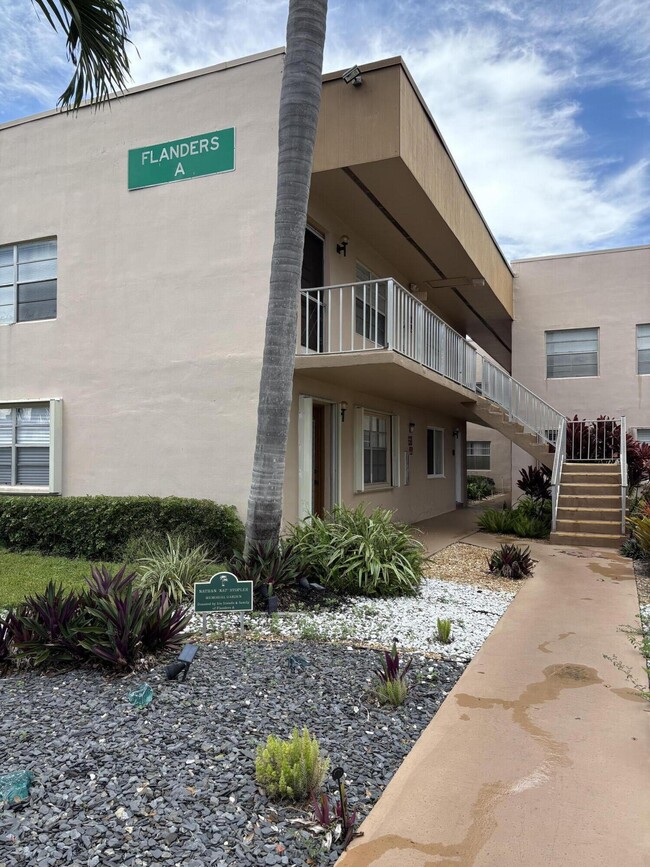 Building Photo - 23 Flanders A