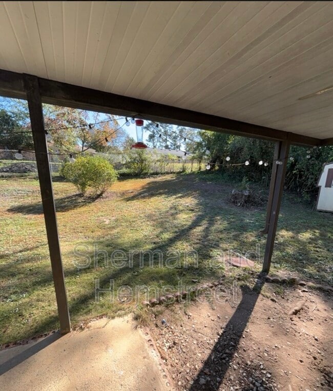 Building Photo - 2714 Cranbrook Dr