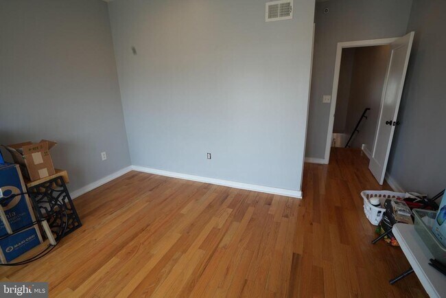 Building Photo - 341 Cantrell St