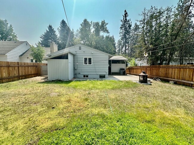 Building Photo - 3907 E 11th Ave