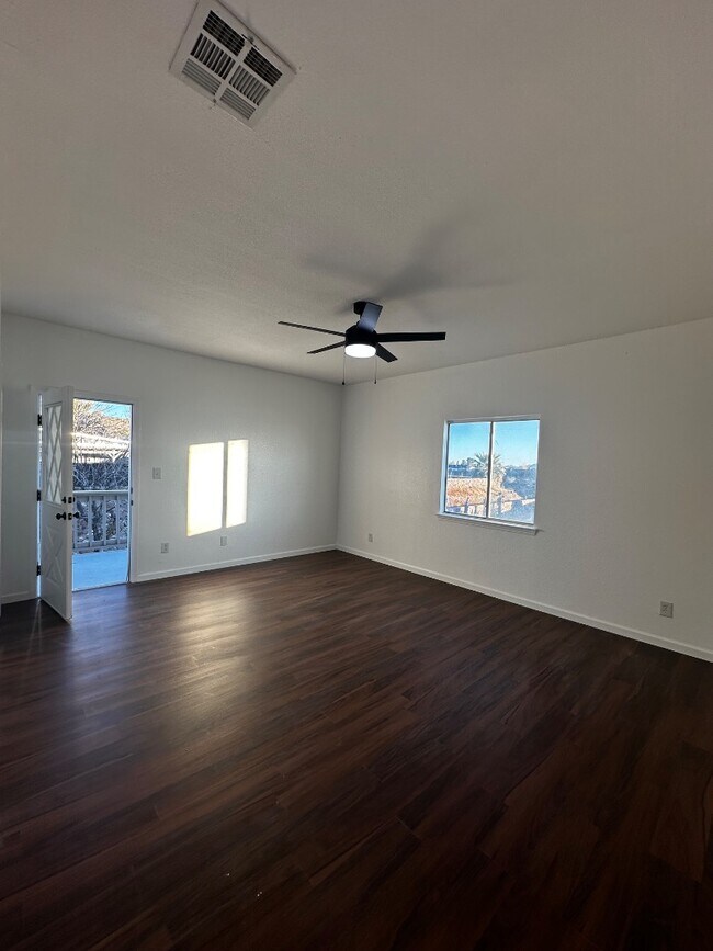 Building Photo - 7600 Plaza Redonda Dr