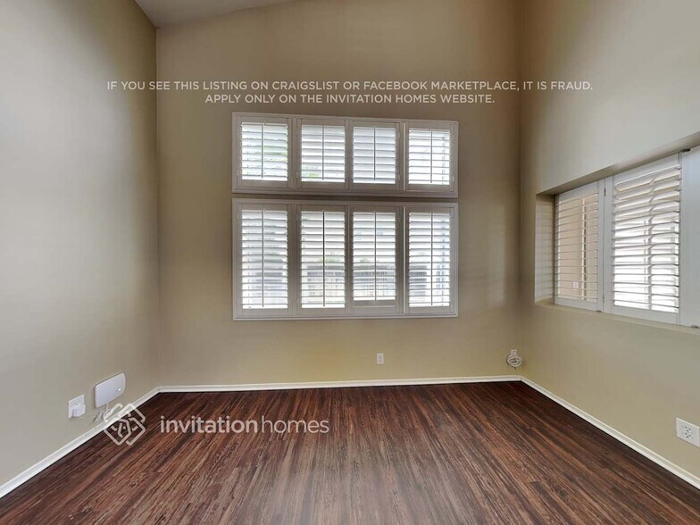 Building Photo - 892 Pathfinder Way