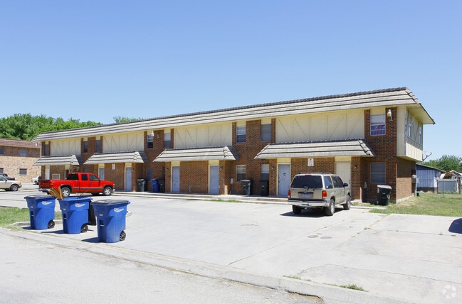 Building Photo - 1068 Linde St