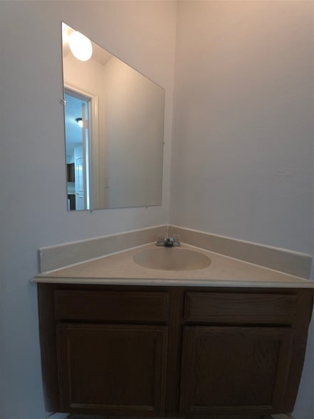 Building Photo - 7126 Deer Creek Ct