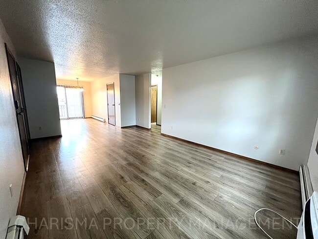 Building Photo - 2 BD - WHEN LOCATION, COMMUNITY AND PRICE ...