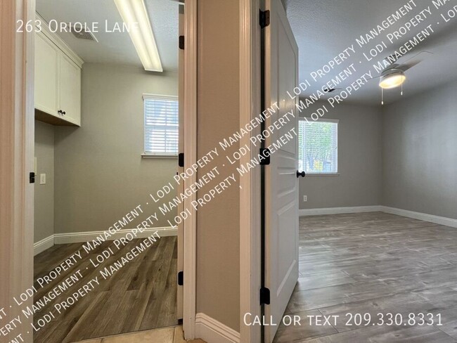 Building Photo - 263 Oriole Ln