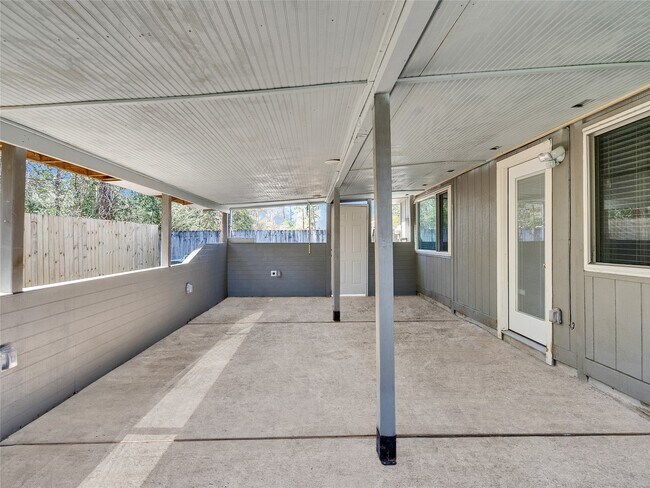 Building Photo - 6410 Barrygate Dr