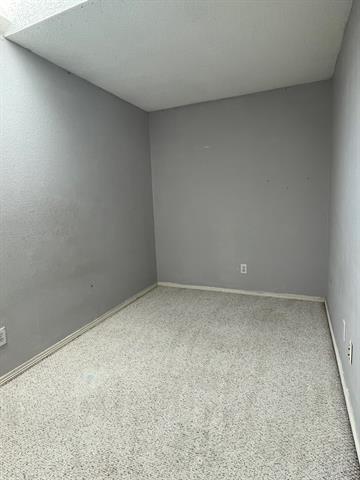 Building Photo - 18847 Park Grove Ln