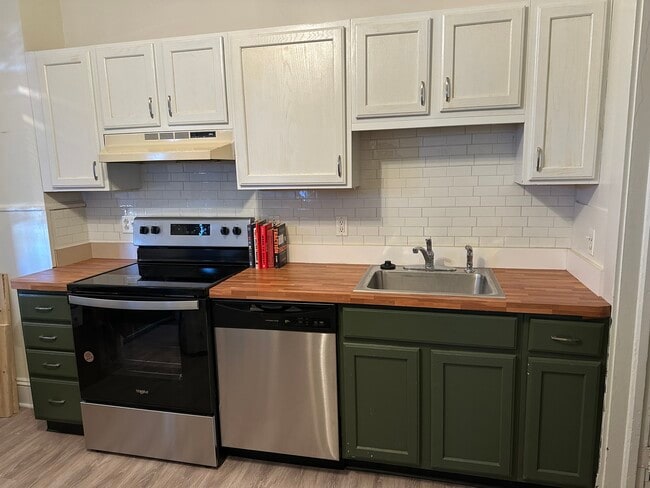 Building Photo - 14720 Detroit Ave