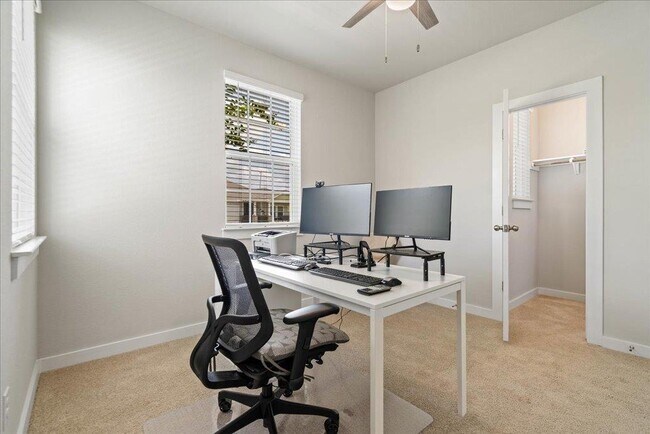 Building Photo - 330 Hortus Dr