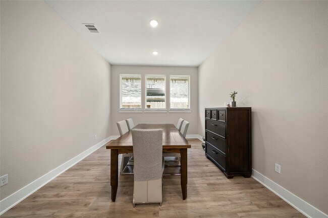 Building Photo - 5914 Emerald Ranch Ln