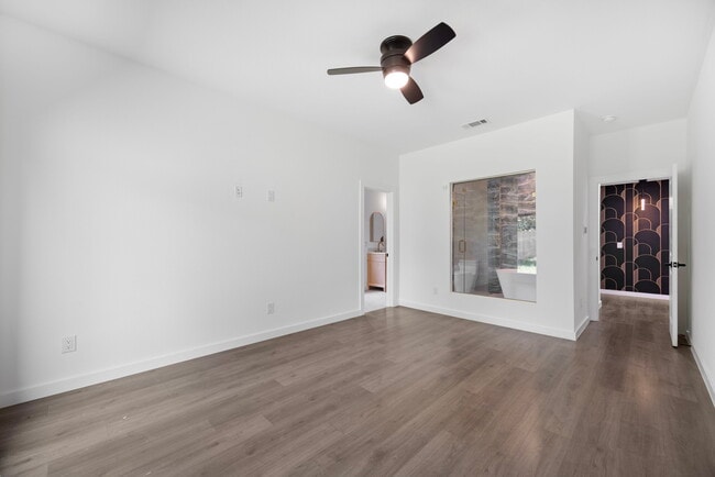 Building Photo - 2535 Exline St