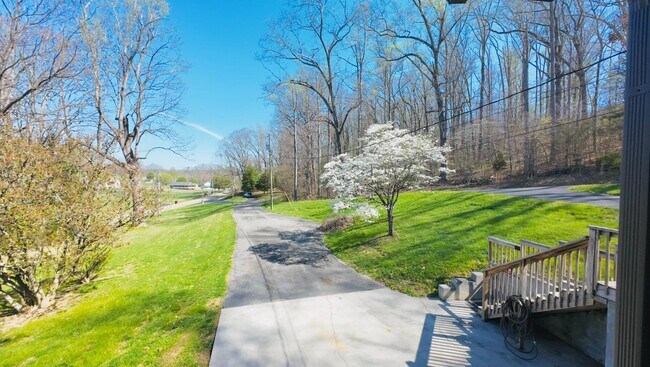 Building Photo - 494 Old Jonesboro Rd