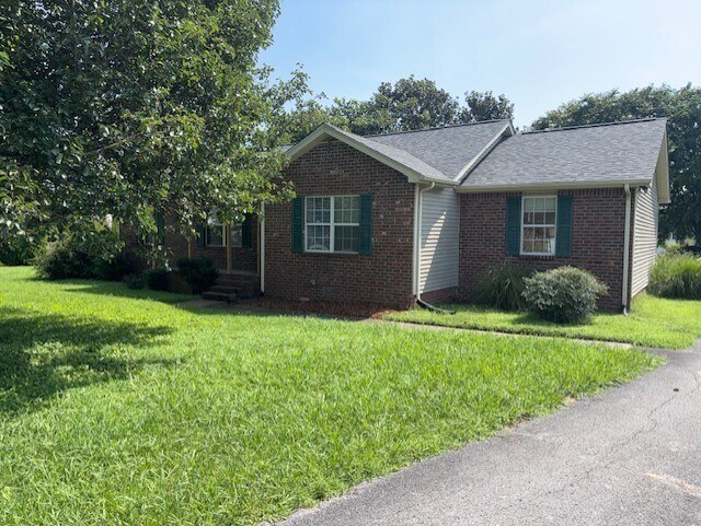 Building Photo - 118 Merlin Dr