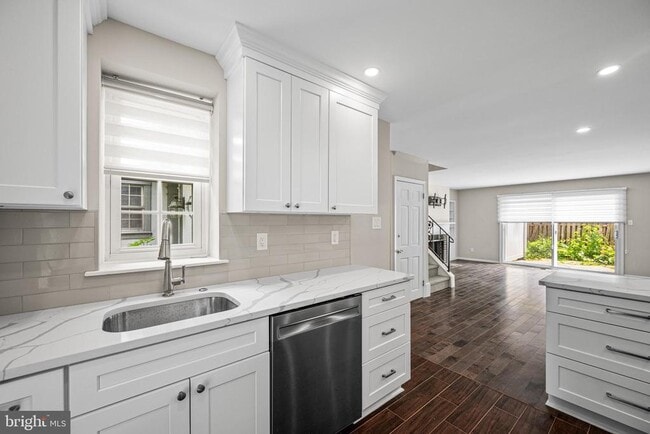 Building Photo - 15 Llanfair Rd