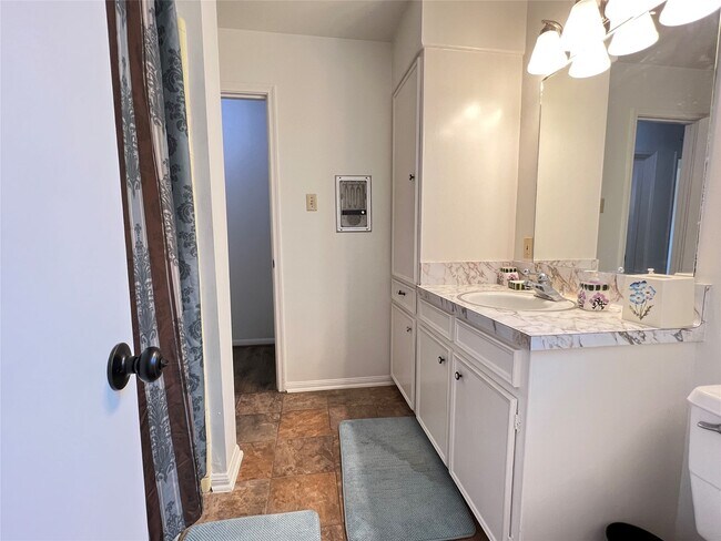 Building Photo - 2232 Ripple Creek Dr