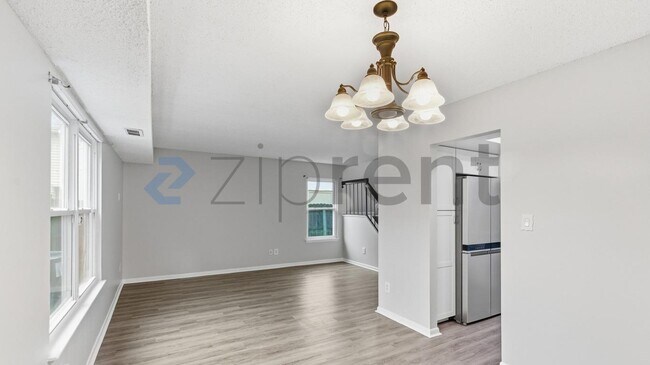 Building Photo - 1021 Smoke Tree Ln