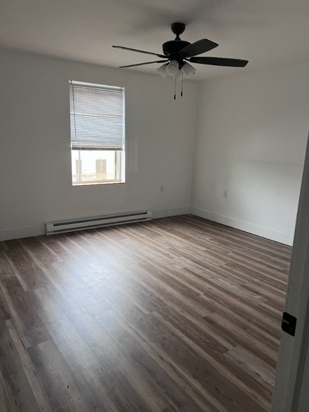 Building Photo - 672 N Main St