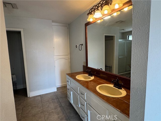 Building Photo - 29493 Longhorn Dr
