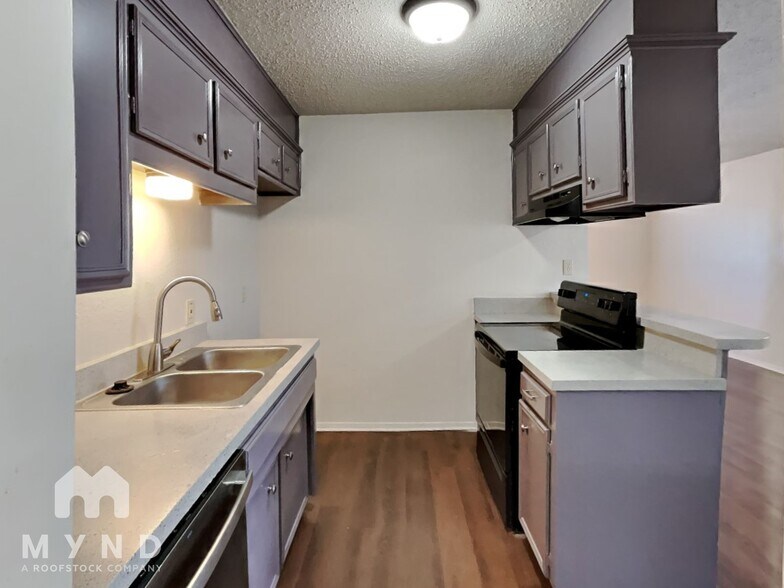 Building Photo - 1303 Berry Dr