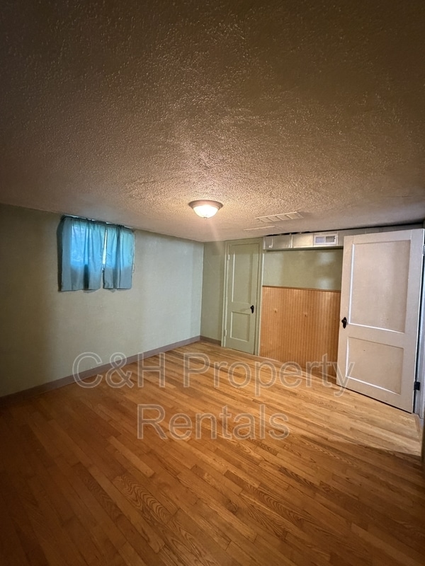 Building Photo - 103 Alderson Ave