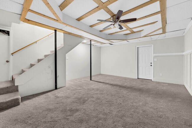 Building Photo - 3 Bedroom and 2 Bathroom with Finished Basement near Fort Campbell