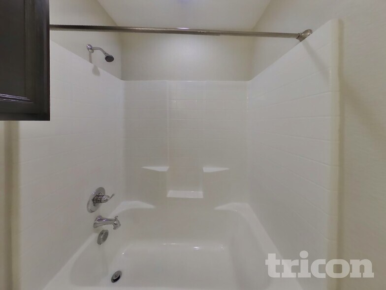 Building Photo - 313 Lucky Landing Dr