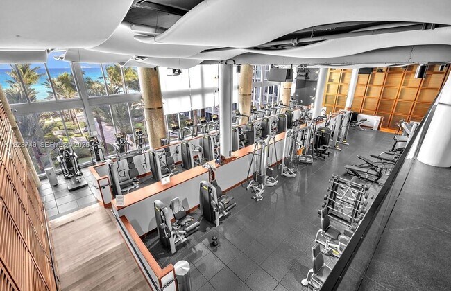 Building Photo - 6801 Collins Ave