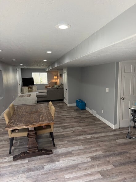 Building Photo - 2937 Hibler Dr