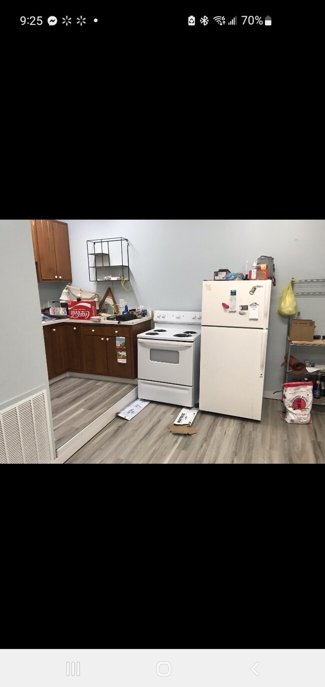 Primary Photo - 460 Hurricane St
