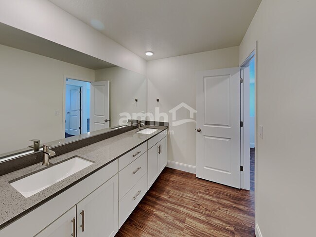 Building Photo - 3341 S 2580 W